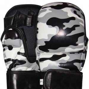 MMA training and sparring gloves in leather for training kickboxing boxing muay thai fighting