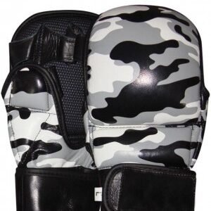 MMA training and sparring gloves in leather for training kickboxing boxing muay thai fighting